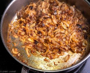 Candy-sweet caramelized onions red wine