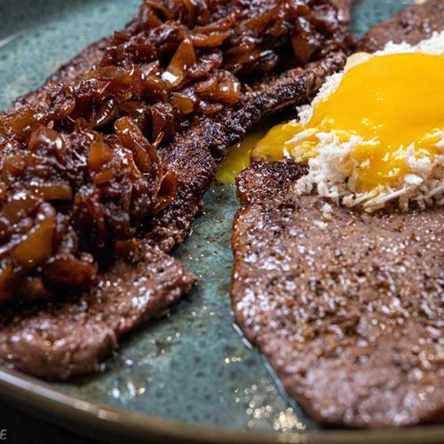 Minute Steak with yolk and horseradish