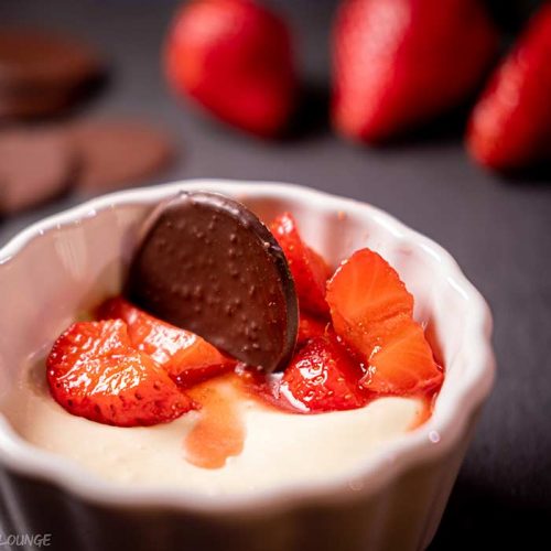 Chocolate mousse with lime-marinated strawberries Nutella